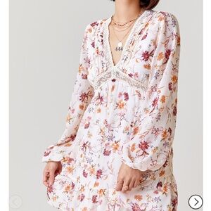 Blue Rain • Parisa Long Sleeve Floral Mini Dress Size Medium